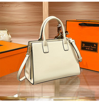 Sac fourre-tout à bandoulière en cuir PU d'été à la mode pour femmes Mini coeur Design avec lettre décoration sangle unique pour dames filles