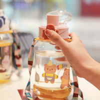 Bouteille d'eau de 670 ml avec paille pour enfants et filles, bouteilles de voyage portables, gourde de sport et de fitness, bouteille d'eau froide et de jus pour l'été