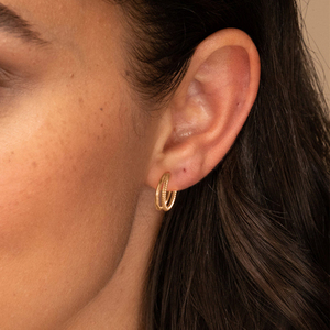 Pendientes de Aro con Zirconia de Doble Capa Chapados en Oro Estilo Chic Ins, Joyería Circular para Mujer - Product Image 3