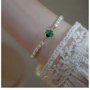 กำไลข้อมือ WENCHI รุ่น Green Leaf Petal สำหรับผู้หญิง คอลเลคชั่นฤดูร้อน ประดับมุกน้ำจืด 5-6 มม. น้ำหนัก 30 กรัม เครื่องประดับสไตล์ Mori ใหม่และเป็นธรรมชาติ - Product Image 5