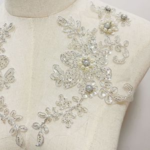 <span class=keywords><strong>Abbigliamento</strong></span> Femminile Pronto per la Spedizione: Applicazione Floreale con Perline e Strass sul Colletto, Decorazioni in Pizzo e Paillettes, Patch Computerizzata - Product Image 4