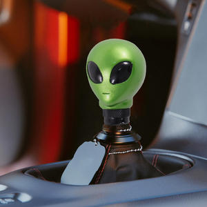 हरे चूना एलियन ufo गियर शिफ्ट नॉब एल्यूमीनियम मिश्र धातु कार गियर नॉब 8 सेमी गियर नॉब मैनुअल कार प्रतिस्थापन के लिए कार - Product Image 1