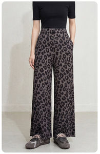 Pantalones Plisados Miyake Casuales PY 2026, Estampado de Leopardo Clásico, Cintura Elástica, Pierna Ancha, Ropa Occidental para Mujer - Product Image 3