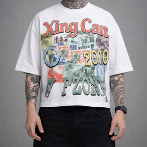 Produttori di abbigliamento: T-shirt da uomo personalizzata con strass, vestibilità ampia, girocollo, in cotone pesante 100%, stampa DTG, taglio corto, con grafica - Product Image 1
