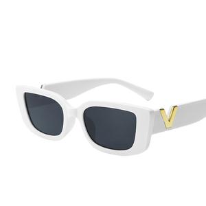 Lunettes de soleil carrées noires Valentino T82 pour femmes, protection UV380, monture PC, verres AC, style hip-hop tendance - Product Image 5