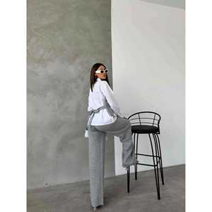 Conjunto de traje gris para mujer, chaleco de punto y pantalones, talla S, ajuste ceñido, ropa profesional - Product Image 2