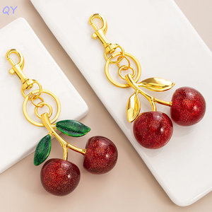 Pendentif porte-clés cerise QY, breloque cerise dorée, pendentif feuille rouge scintillante, accessoire cadeau pour sac - Product Image 5