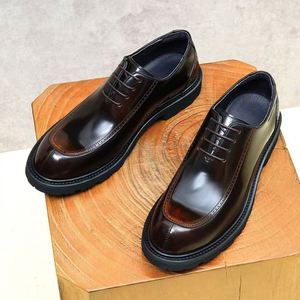 Chaussures basses en cuir de vachette noir pour hommes, idéales pour le bureau et les occasions formelles - Product Image 3