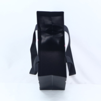 Sacs en papier pour vêtements de luxe avec rubans noirs, logo personnalisé, motif gaufré, marque célèbre, sacs cadeaux imprimés