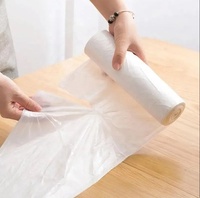 Couverture de table en plastique jetable imperméable et durable pour une protection de table facile à nettoyer pour une utilisation en extérieur