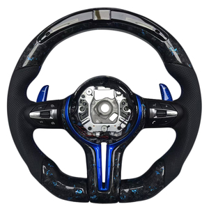 Volant de direction en cuir et fibre de carbone forgée avec LED pour BMW Série 5 F30 F10 F32 F90 F80 F82 F87 - Vente en gros - Product Image 1