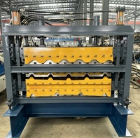 Machine à fabriquer des tôles métalliques ondulées et trapézoïdales à trois couches, machine à fabriquer des tuiles trapézoïdales et ondulées