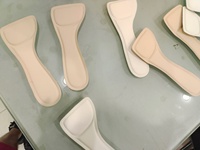 Machines de découpe et de gaufrage de soudage à haute fréquence de table coulissante 12KW pour chaussures de sport coussinets de semelle intérieure en mousse PU