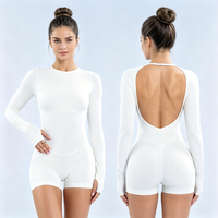 Combinaison de sport pour femme à manches longues, dos nu, avec rembourrage intégré, pour yoga, avec trous pour les pouces et short push-up