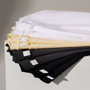 T-shirt Premium YouLaMii Nera Pesante 260GSM in Cotone Pettinato, Vestibilità Slim di Lusso, Girocollo, Top Minimalista Streetwear Basic - Product Image 4