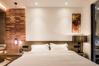 Juego de Dormitorio Moderno para Hotel de 5 Estrellas, Cama King Size de Tela, Forma Redonda, Incluye Otomana, Diseño de Lujo, Muebles Comerciales