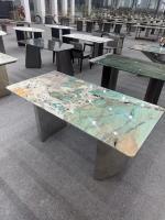 Table de salle à manger rectangulaire en quartzite vert jungle tropicale, pierre naturelle écologique, quartzite émeraude du Brésil, célèbre et luxueuse