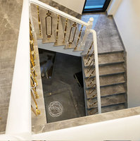 Rampe d'escalier moderne de luxe en bois massif, balustrade d'escalier pour l'intérieur de la villa, balustre d'escalier sculpté de style européen