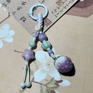 Porte-clés en céramique fait main en forme de fraise pour femme, mignon, en porcelaine pastel, avec breloque étoile et fleur, cordon tressé, cadeau esthétique - Product Image 5