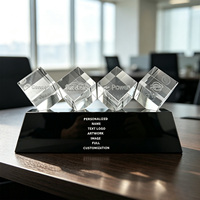 Trophée de bureau en cristal 3D personnalisé poli à multiples facettes Neelpure 198624 pour la reconnaissance des partenaires commerciaux précieux