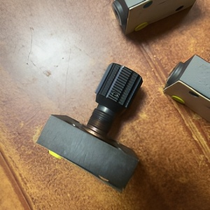 Vanne à aiguille montée sur collecteur Hydac Dvp-08-01.x 705353, contrôle de débit bidirectionnel pour système hydraulique 350 bars - Product Image 1