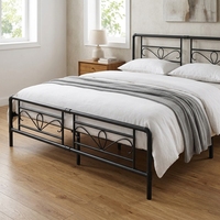 Lit double en fer forgé moderne de style victorien avec cadre en tube métallique robuste et design à jointures séparées, avec tête de lit, pour hôtels et Airbnb