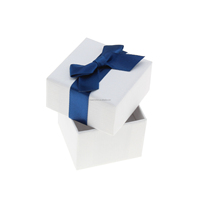 Boîte à bijoux en carton recyclable avec nœud en ruban et insert en mousse pour bagues et boucles d'oreilles