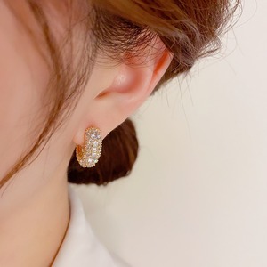 Pendientes de aro de circón C súper brillantes, pendientes de joyería fina de moda para regalo, hechos principalmente de cobre - Product Image 2