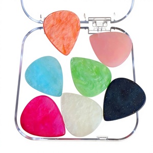 ใหม่ 20 มม. ปิ๊กกีตาร์อเนกประสงค์เคลือบด้านกันลื่นสีสันสดใสสำหรับเล่นกีตาร์ไฟฟ้าเบส - Product Image 1