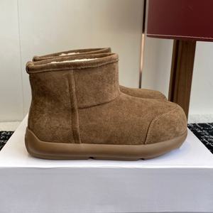 Botas de nieve gruesas de diseñador de alta calidad para mujer, nuevas para invierno, cómodas, cálidas y transpirables, con parte superior de piel de oveja. - Product Image 4