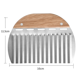 Coupeur de crème à gâteau de cuisine polyvalent Grattoir à pâtisserie en métal avec manche en bois - Product Image 4