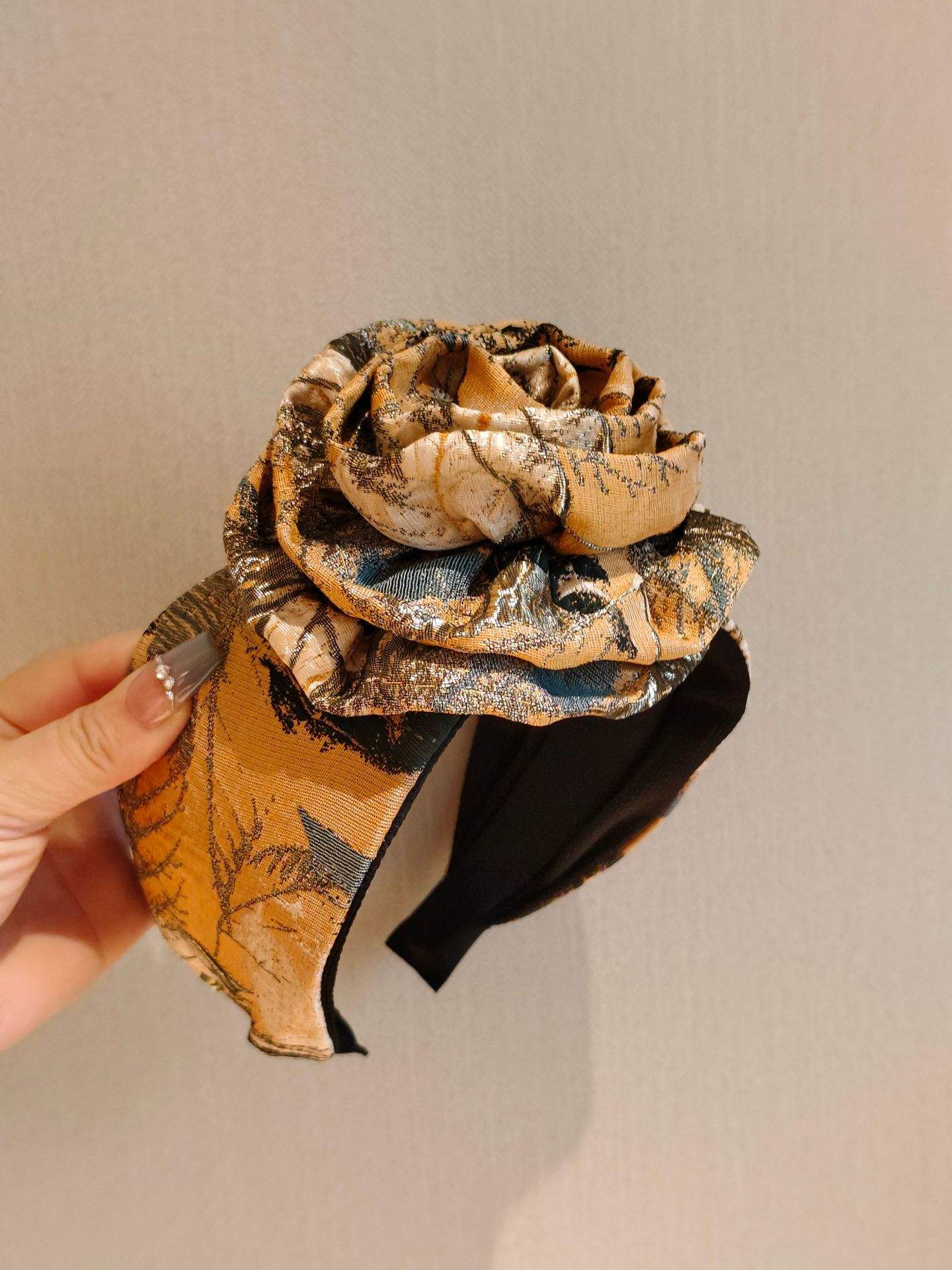 สีเหลือง