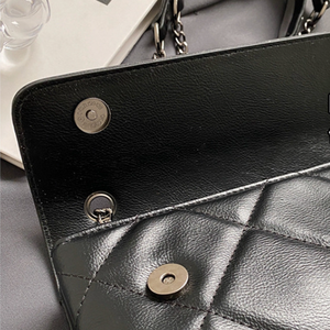 Bolso de Hombro Clásico para Mujer, de PU, con Cadena Inclinada, Color Sólido - Product Image 4