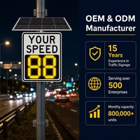 Panneaux de signalisation routière numériques à LED solaires en aluminium et fer, personnalisables, haute visibilité, avec mesure de vitesse par radar