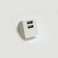 Mendukung kustomisasi adaptor universal dual port 5V 2.1A transformer dengan 4pcs diganti plug universal charger kompak