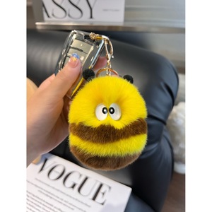 Portachiavi a Forma di Ape in Morbida Pelliccia di Coniglio, Ciondolo per Auto e Pallina di Peluche per Zaini e Accessori da Ragazza - Product Image 4