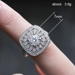 Anello floreale traforato da donna, design a fiore cavo, gioiello alla moda da indossare sul dito, idea regalo - Product Image 3