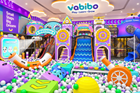 Équipement de terrain de jeux intérieur Vabibo TL044-01, thème princesse/fantaisie, tour araignée, trampoline, fosse à balles, carrousel, arcade, café