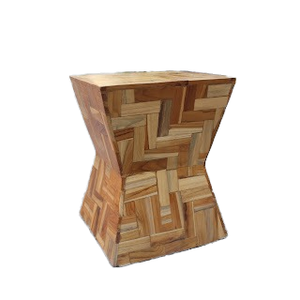 Chaise en bois de teck à double trapèze, pièce géométrique distinctive, Komodoin par l'Eximbank d'Indonésie - Product Image 1
