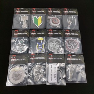 Vente en gros : Accessoires de <span class=keywords><strong>voiture</strong></span> en papier, style JDM Racer, comprenant disque de frein, miroir rétroviseur modifié, pendentif diffuseur d'encens, clip diffuseur de parfum pour grille d'aération - Product Image 4