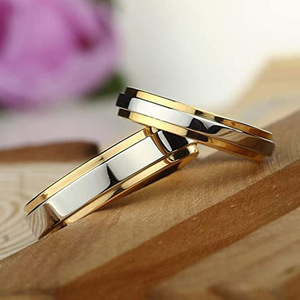 Anéis de Casamento Românticos de Fábrica para Casais: Joias da Moda Hipoalergênicas em Aço Inoxidável Brilhante Interdourado, Presentes para Mulheres e Homens - Product Image 3