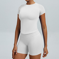 Ensembles d'entraînement pour femmes YY, 2 pièces, tenues sans coutures, shorts froncés, t-shirt à manches courtes et col rond, ensemble de yoga