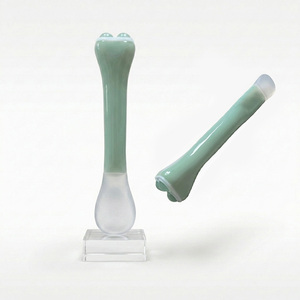 Applicateur de crème pour les yeux 2-en-1 de qualité supérieure avec des perles de massage en jade naturel pour le soin des yeux - Product Image 6