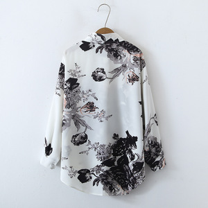 Camisas <span class=keywords><strong>de</strong></span> satén <span class=keywords><strong>de</strong></span> manga larga para mujer con estampados retro y minimalistas, en el nuevo estilo coreano para el otoño <span class=keywords><strong>de</strong></span> 2025. - Product Image 4