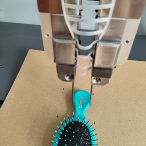 Máquina automática neumática de alta velocidad para grapado elástico de metal, para juguetes, con sistema de aguja variable, bomba, PLC, embalaje de núcleos y madera - Product Image 4