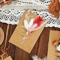 Carte de vœux classique avec arrangement de fleurs séchées, écologique, pour la Saint-Valentin, un anniversaire, un mariage ou une fête