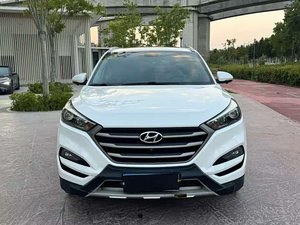Hyundai <span class=keywords><strong>Tucson</strong></span> 280TGDi DCT 2WD Fashion Edition 2015 <span class=keywords><strong>Bianca</strong></span>, Auto Usata a Benzina Efficiente nei Consumi per Pendolarismo Urbano e Famiglia - Product Image 3