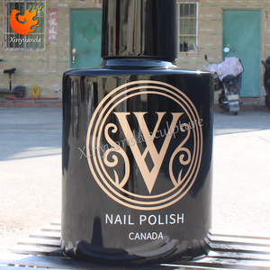 Scultura Gigante in Fibra di Vetro a Forma di Bottiglia di Smalto Nero, Grande Modello Cosmetico, Decorazione per Ingresso Negozio, Prodotto Personalizzato in FRP - Product Image 3