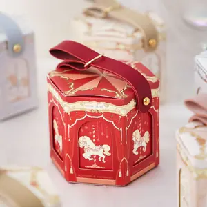 Kotak permen pernikahan kecil biru merah muda kemasan hadiah kertas berlapis komidi putar kotak permen cinta manis
