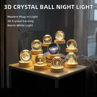 Lampe de nuit en boule de cristal 3D, LED, à brancher, lumière blanche chaude, lampe ronde, base en bois, décoration de chambre à coucher, cadeau